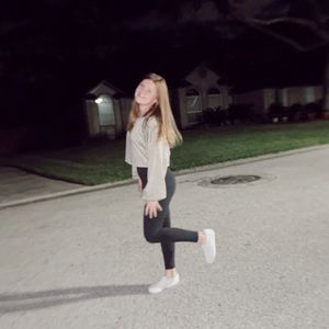 Meet your Posher, Chloe